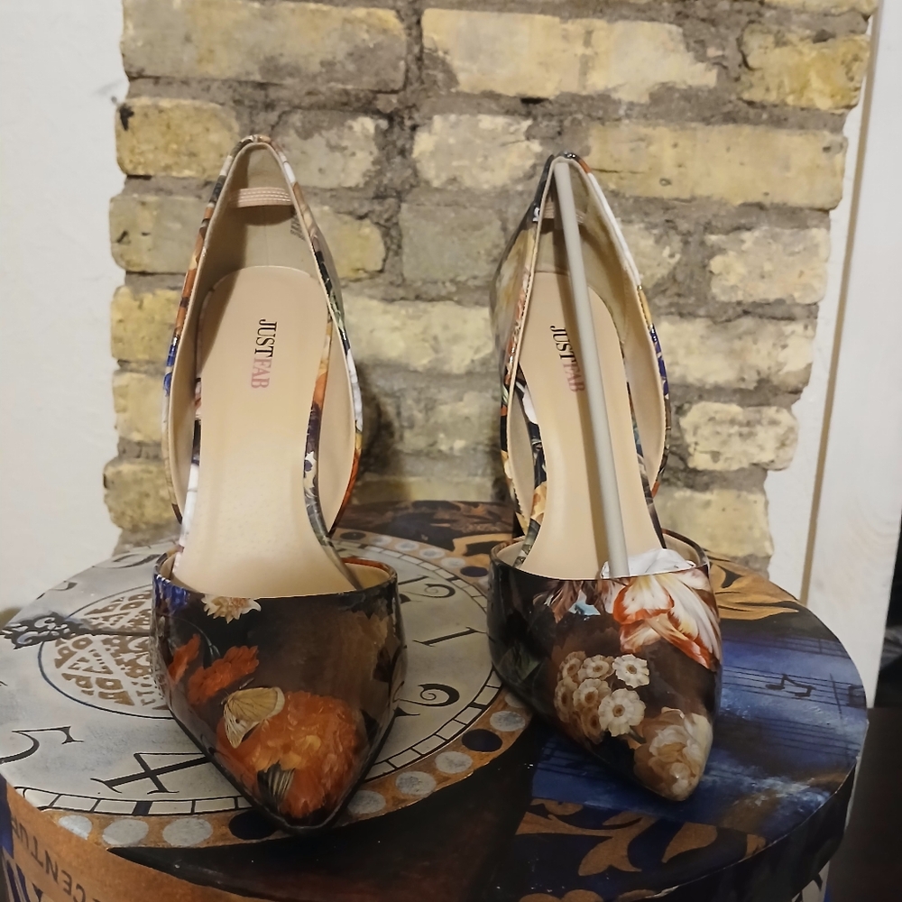 JustFab Floral Women's Shoes - Brown and Cream